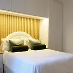 Lux & Stylish 2-Bed Flat In West Kensington