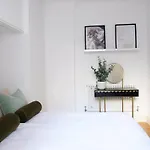 Lux & Stylish 2-Bed Flat In West Kensington