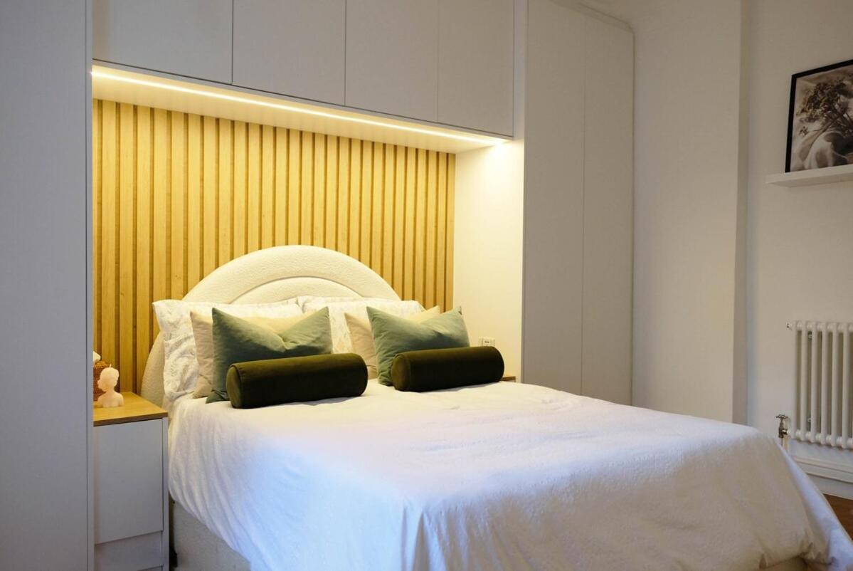 Lux & Stylish 2-bed Flat In West Kensington Londra